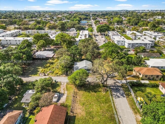 Building Photo - 6318 NW 19th Ct