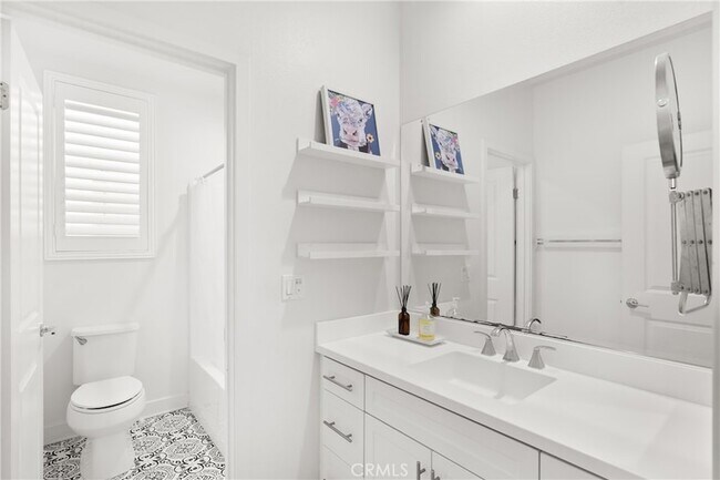 Building Photo - 710 W Tribella Ct