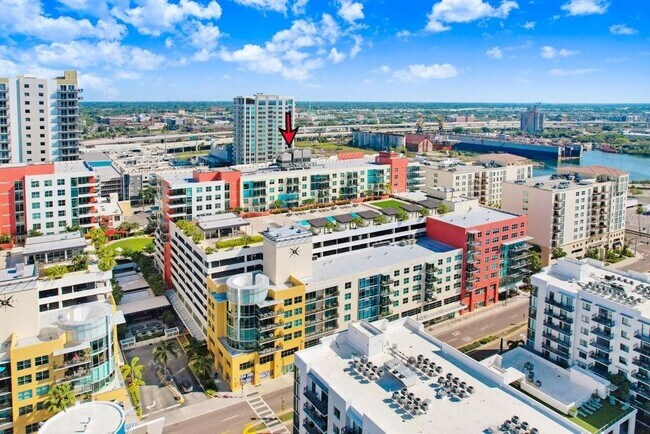 Building Photo - 1208 E Kennedy Blvd