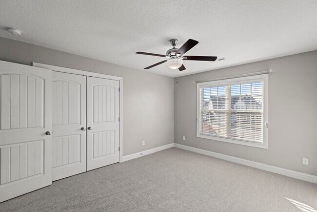 Building Photo - Gorgeous Home Offering Over 3000 HSF!