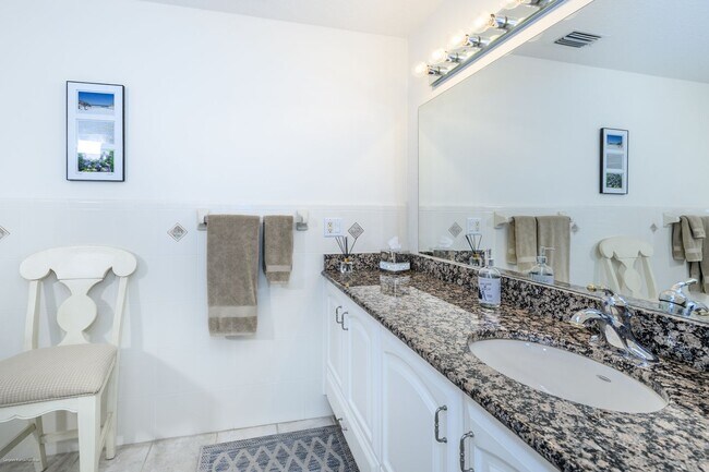 Building Photo - 1477 Park Beach Cir