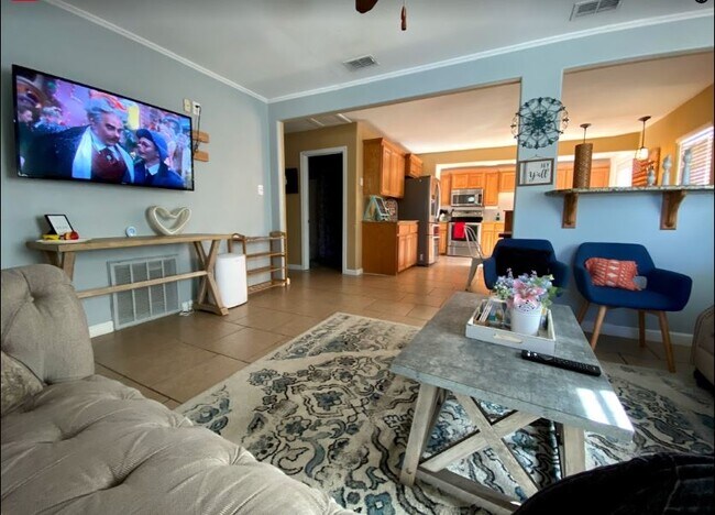 Building Photo - 1131 S 8th St