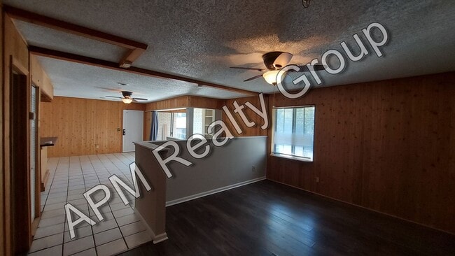 Building Photo - Studio apartment in Rosewood