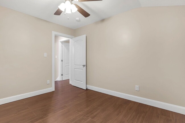 Building Photo - 2107 Cleveland Ave