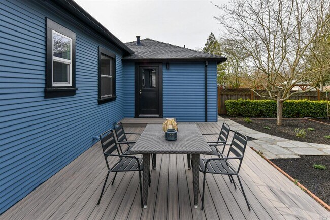 Building Photo - 1509 Banks Ave