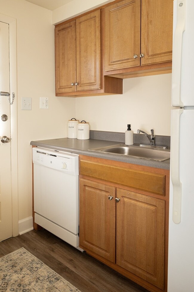 Building Photo - Walnut Grove Townhomes*