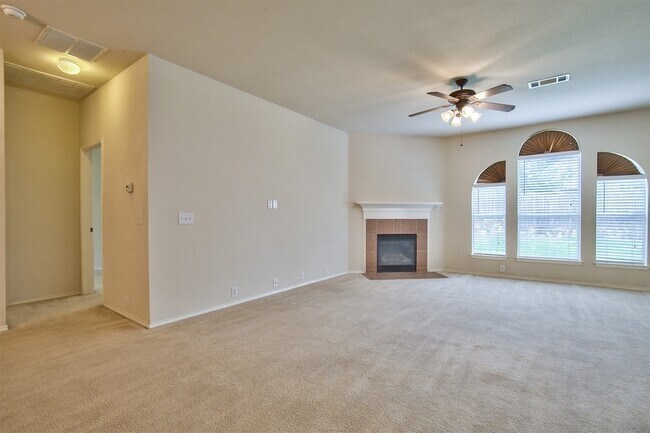 Building Photo - 2605 Monroe Dr