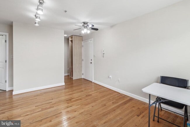 Building Photo - 723 Longfellow St NW