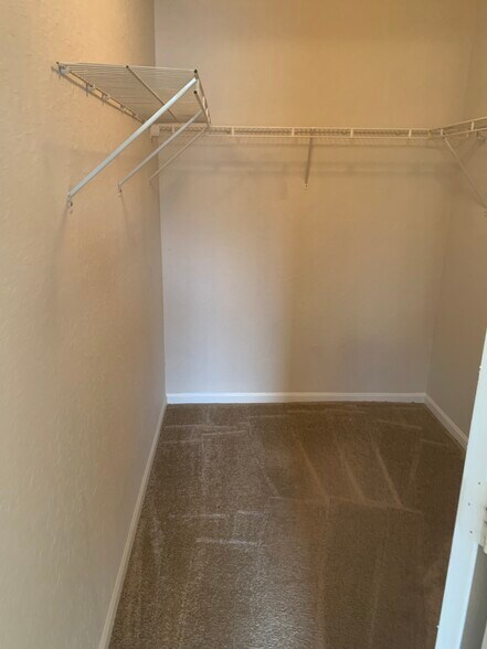 Building Photo - 805 Boardwalk Dr