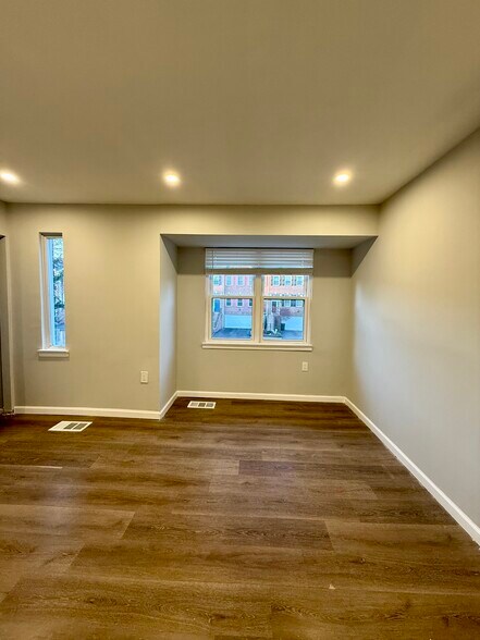 Building Photo - 238 Stevenson Sq