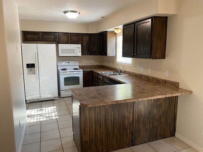 Building Photo - Great Fox Cove home