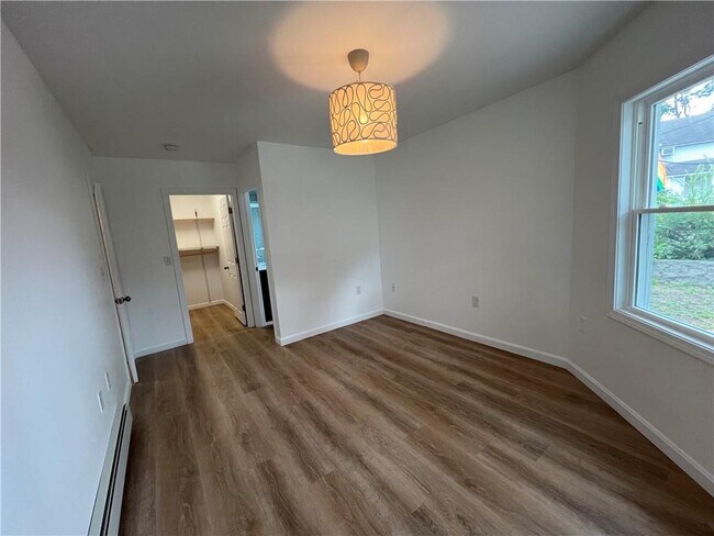 Building Photo - 9 Turner Ave