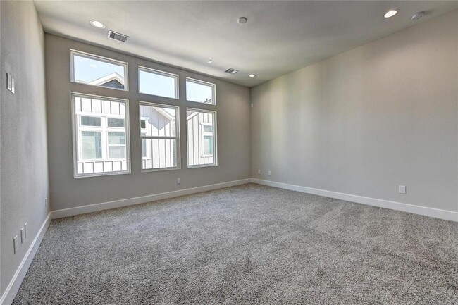 Building Photo - 3362 Pinemont Dr