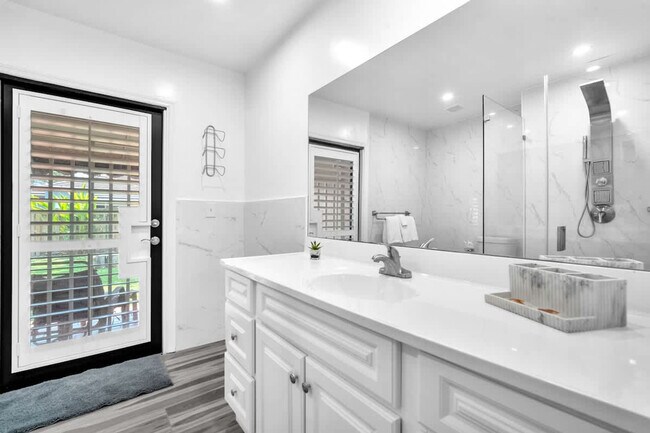 Building Photo - 909 NW 135th Ct