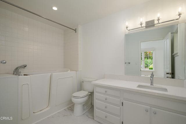 Building Photo - 832 Highland Dr