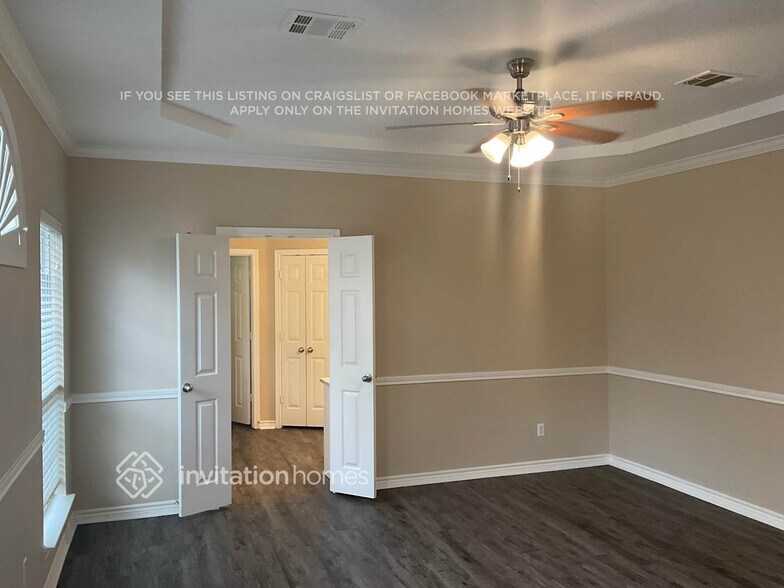 Building Photo - 1817 Fairfax Dr