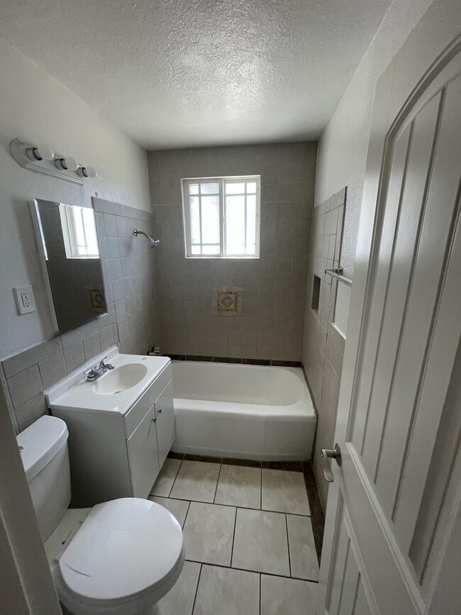 Building Photo - 9635 Estacia St