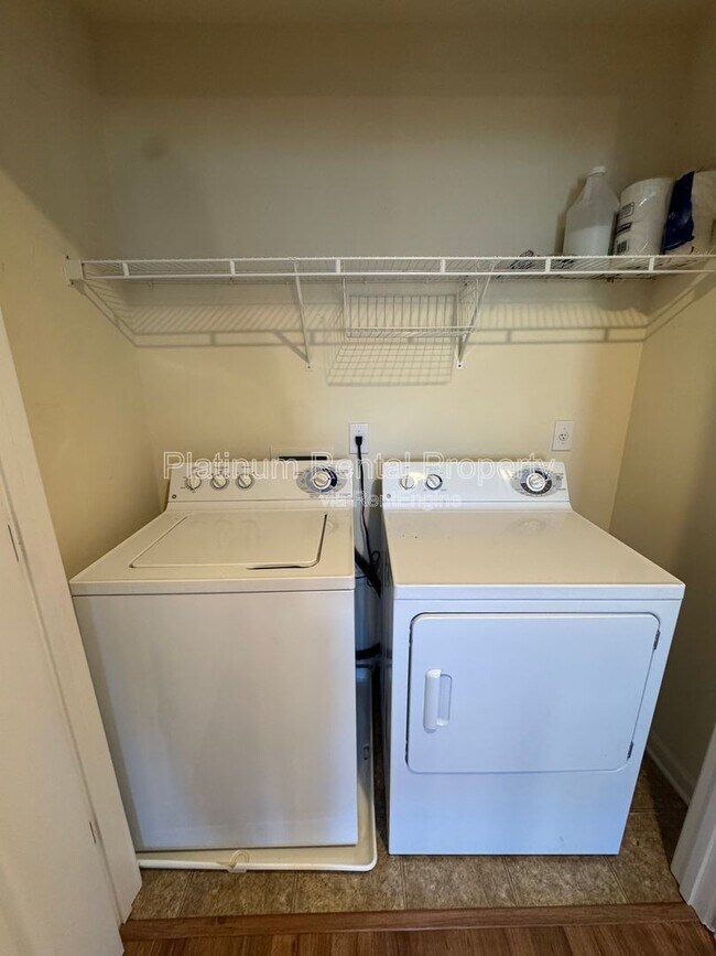 Building Photo - 1705 Barfield Run NW