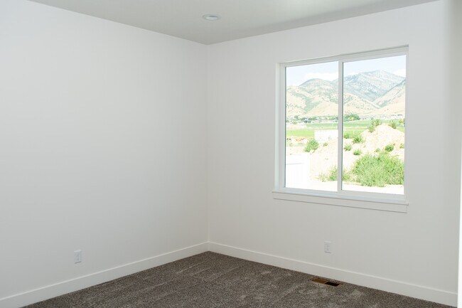 Building Photo - 864 S 340 E