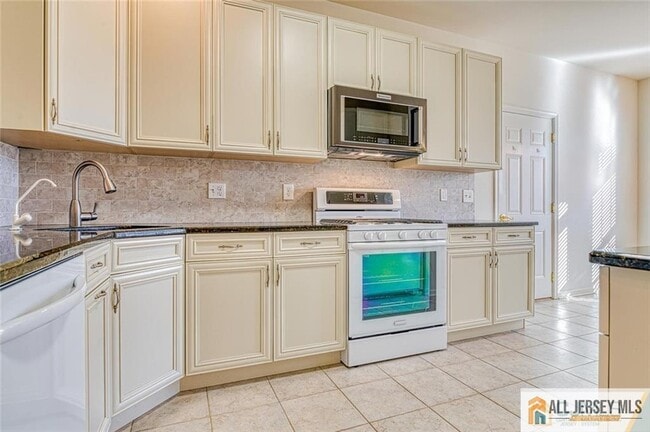 Building Photo - 1802 Schindler Dr