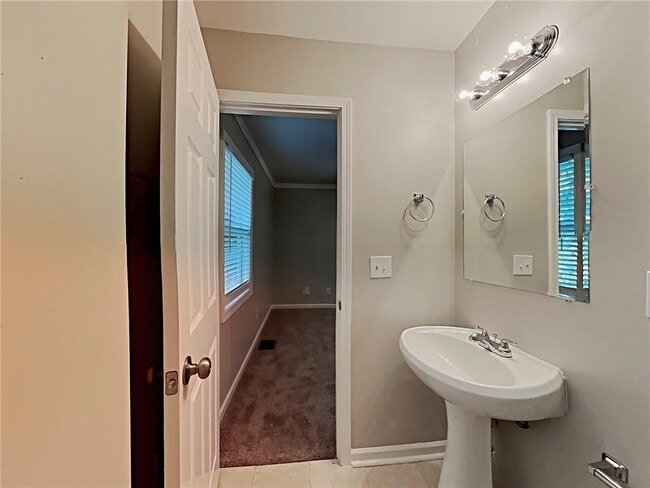 Building Photo - 5779 Hillside Dr NW