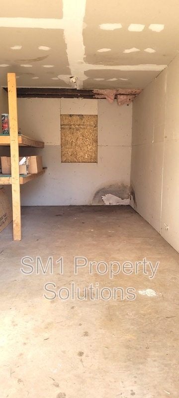 Building Photo - 4302 Hilltop Rd