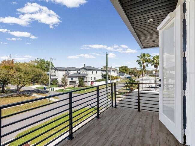 Building Photo - 5002 W Idaho St