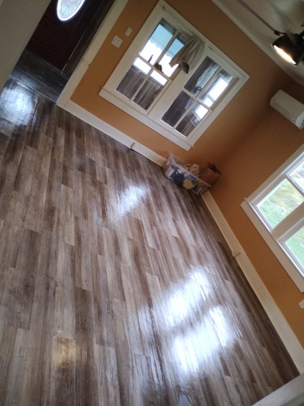 Building Photo - 115 Chatham Dr