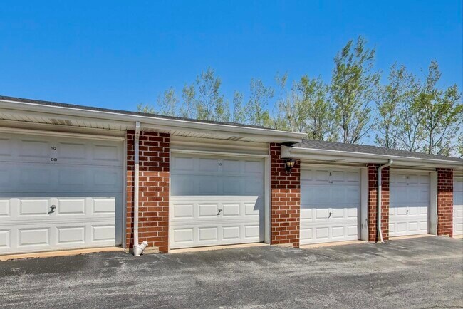 Building Photo - 16671 Liberty Cir