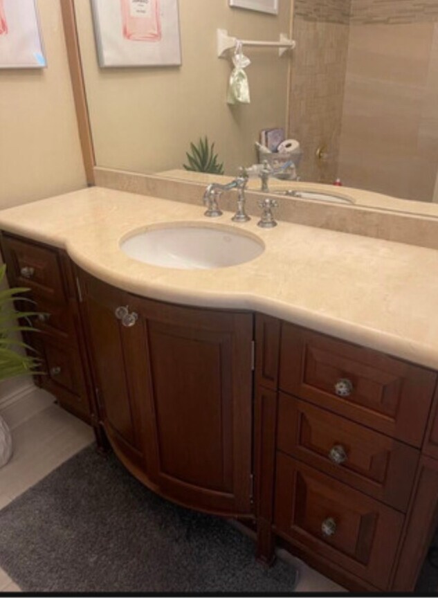 Building Photo - 612 Gardens Dr