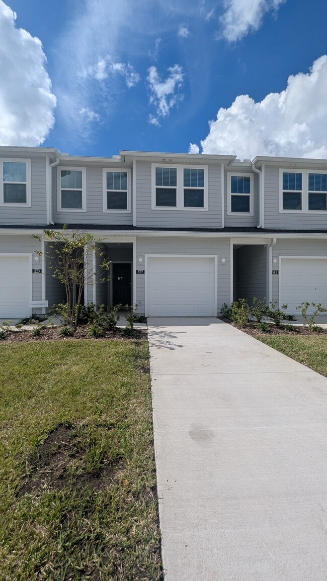 Building Photo - 559 Holly Lakes Dr