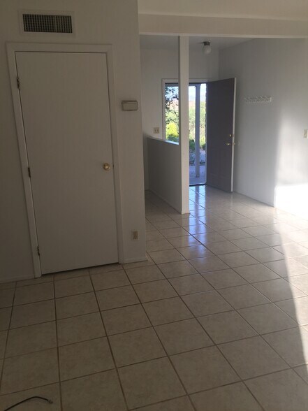 Building Photo - 1238 Urano Ct
