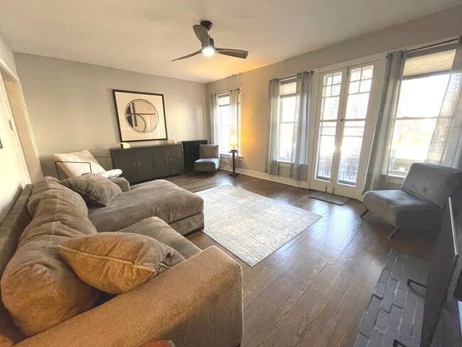 Building Photo - 1057 W Columbia Ave