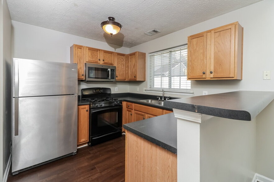 Building Photo - 124 Swanee Ln