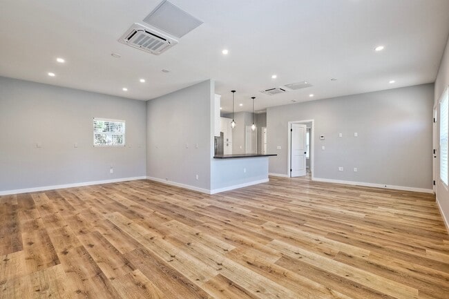 Building Photo - 6834 Tower St