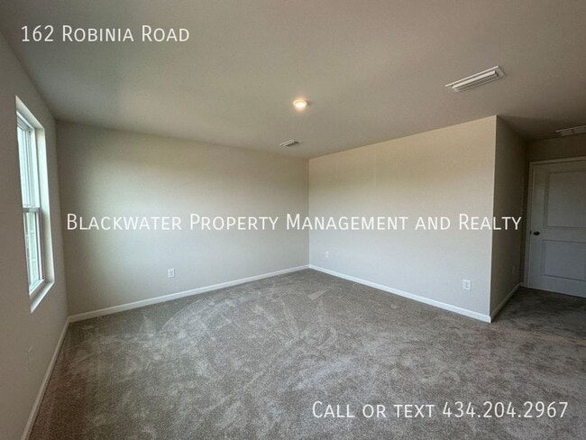 Building Photo - 162 Robinia Rd