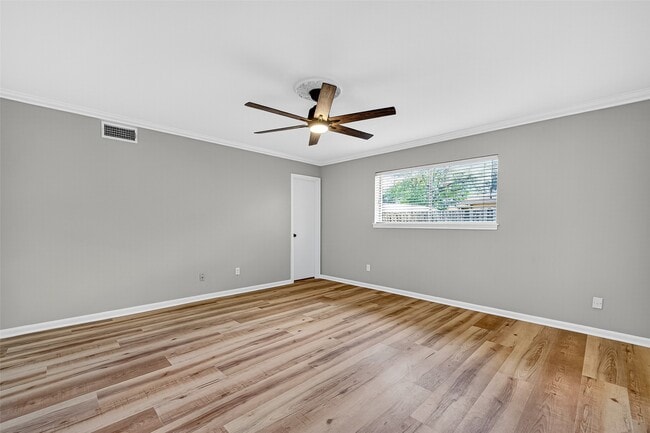 Building Photo - 2107 Briargreen Dr