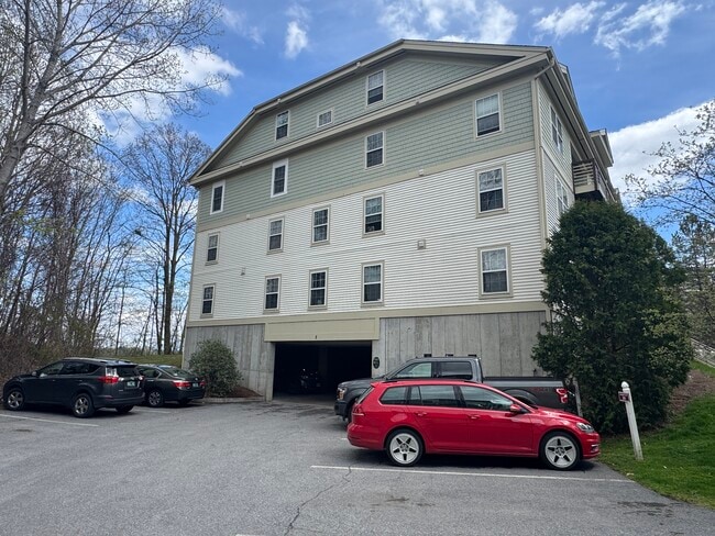 Building Photo - 285 Hildred Dr