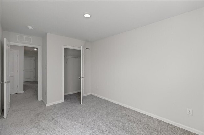 Building Photo - 27 Whaler Dr