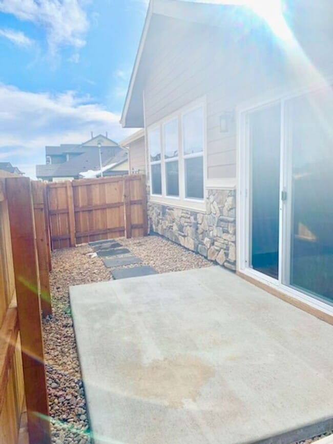 Building Photo - 3 Bed, 2.5 Bath Townhome in West Greeley. ...