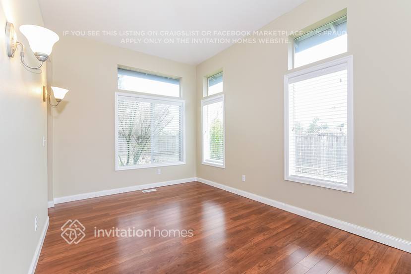 Building Photo - 3525 Crystal Ridge Dr SE