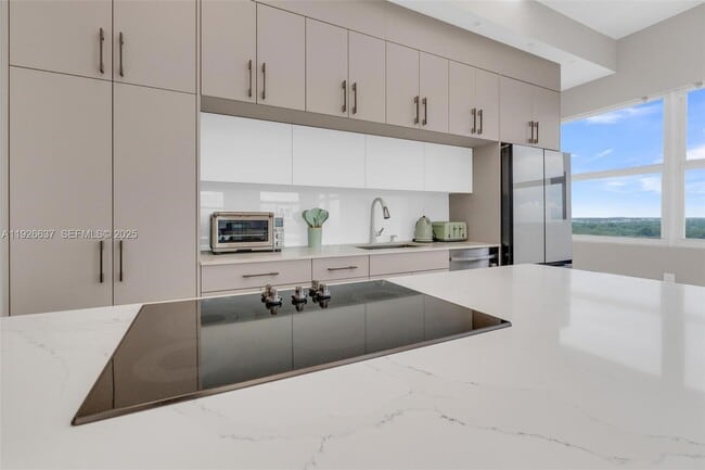 Building Photo - 18011 Biscayne Blvd