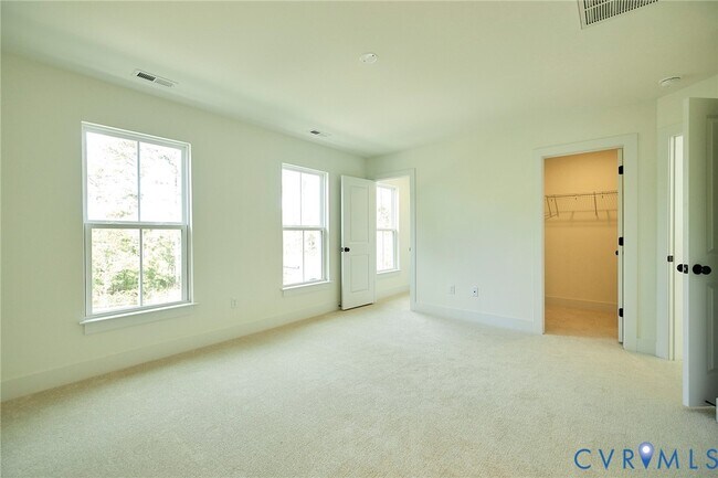 Building Photo - 15337 Sunray Wy