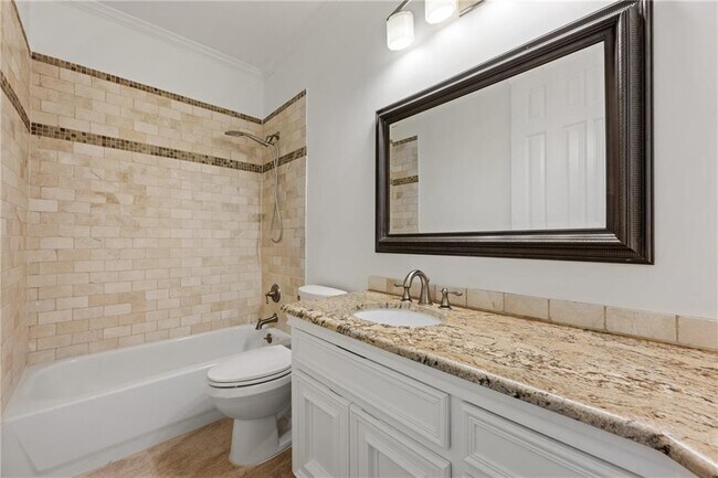 Building Photo - 16018 Fontaine Ave