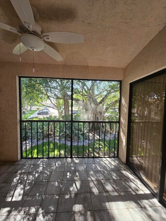 Patio - 301 Norwood Ter