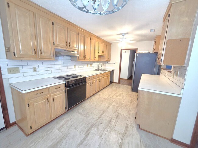 Building Photo - 10 Great Lakes Dr