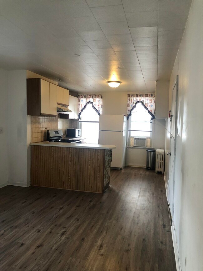 13 Stuyvesant Ave 13 Stuyvesant Ave Jersey City NJ 07306 Apartment