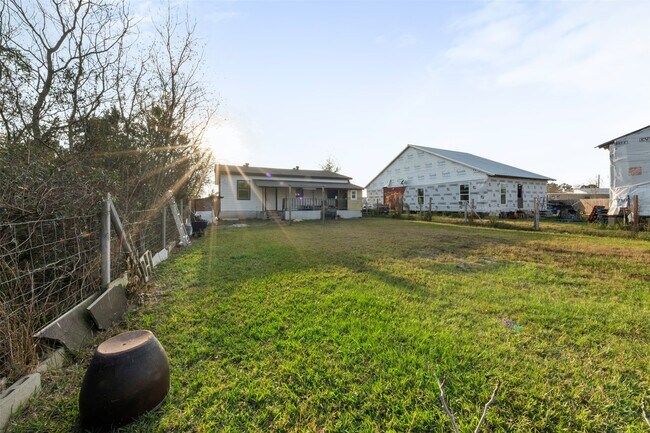 Building Photo - 394 Rd 5102