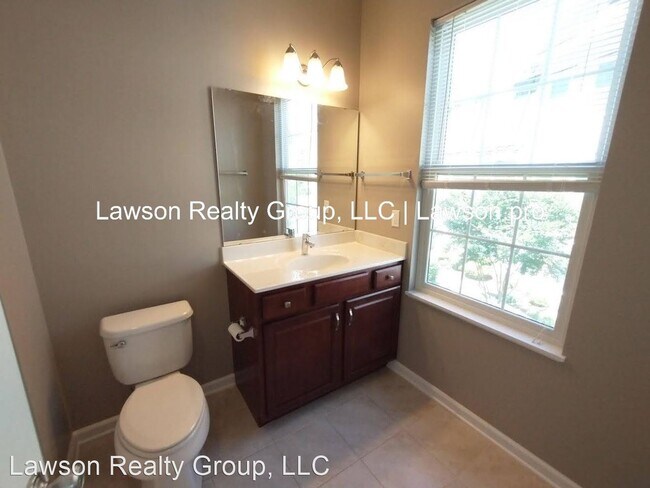 Building Photo - 2 br, 2.5 bath House - 3905 Colonial Green...