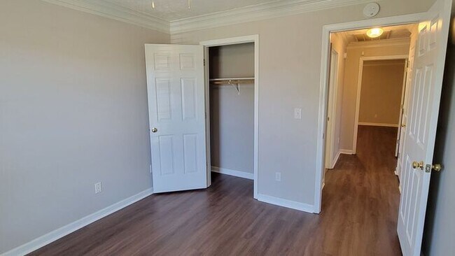 Building Photo - Forrest Pointe Subdivision